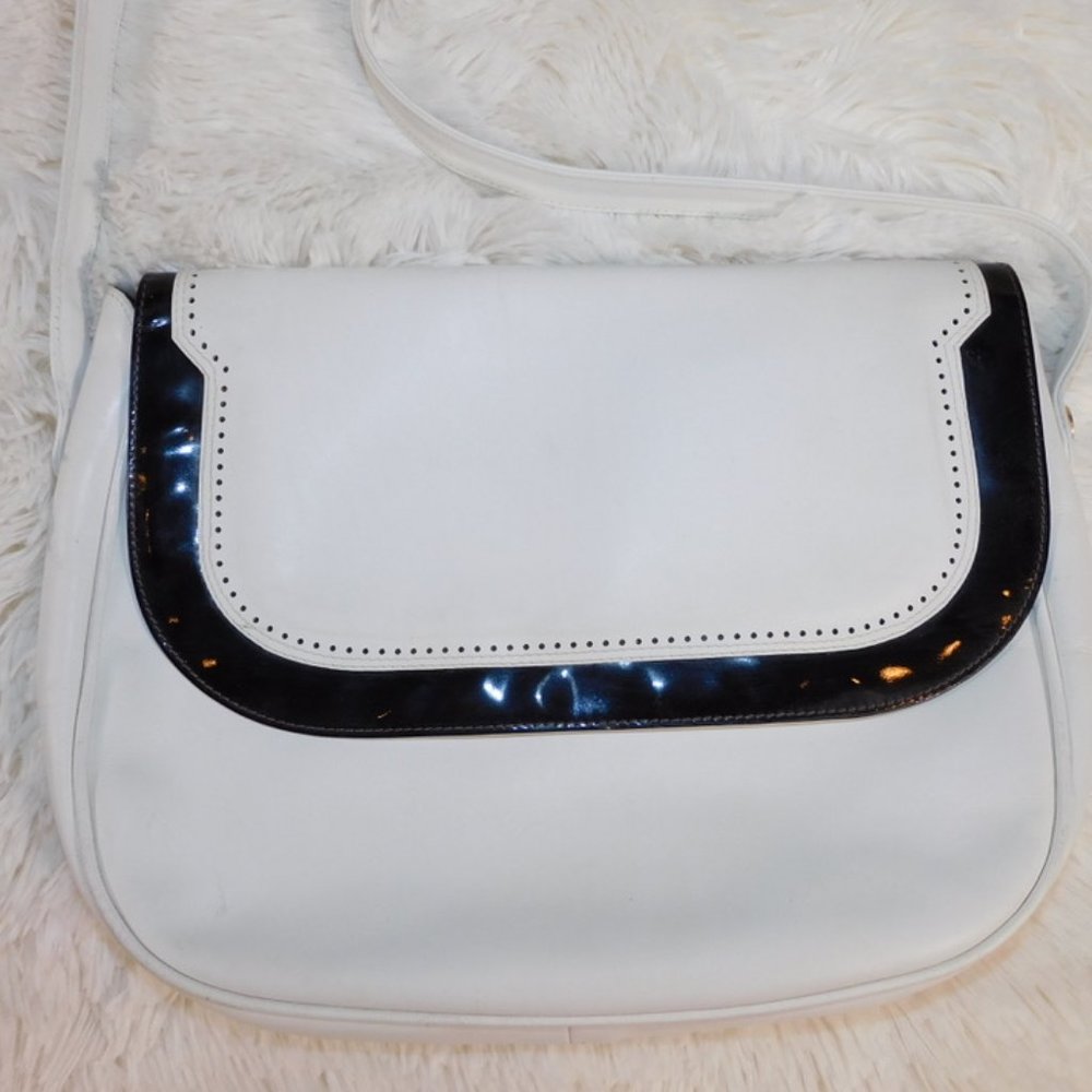Salvatore Ferragamo White/Black Leather Bag